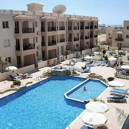 Lovely 2 Bedroom A206, 800m To The Sea Пафос